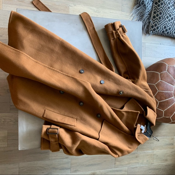 Camel coat - brand new - Picture 3 of 9